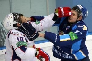 Sergei Fedorov gets into a fight to avenge his brother Fedor